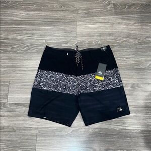 Quiksilver Men's Black and Gray Board Shorts